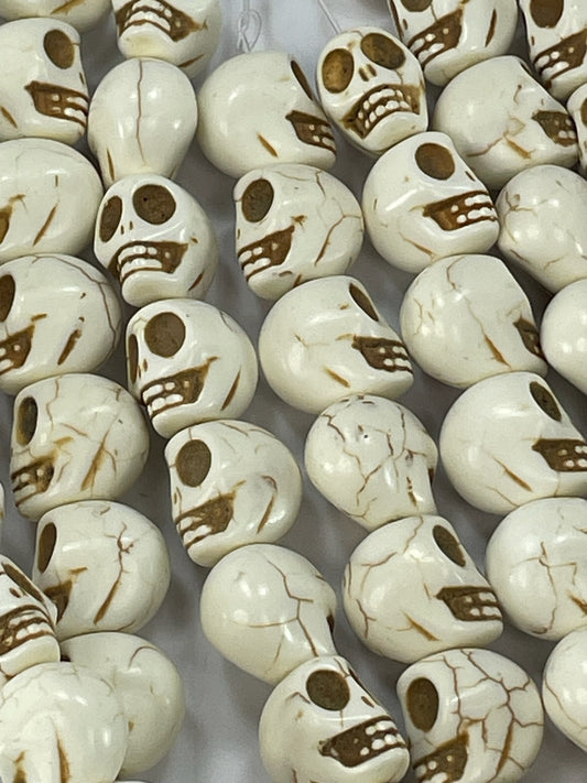 Magnesite Skull 13x18mm, 16" strand